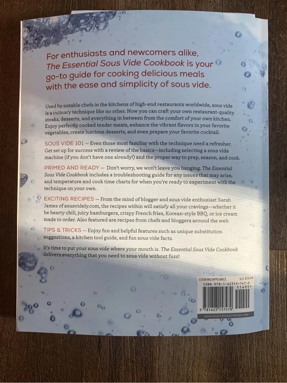 Anova A2.2 Sous Vide Precision Cooker with Bluetooth & Bonus 237 Page Cook Book!